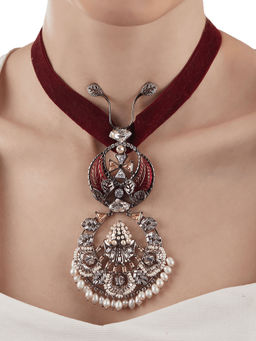 Outhouse - Rouge Renaissance Choker