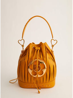 Outhouse - Oh Poppi Bucket Bag in Auker Yellow