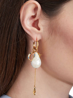 Outhouse - The Universe Of Charms Etoile Earrings