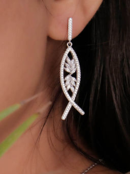 Praavy - 925 Sterling Silver Studded Dangle Earrings. (P19E0113)