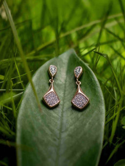 Praavy - 925 Sterling Silver Falling Glow of Light Earrings platted in Rose Gold. (P19E0115)