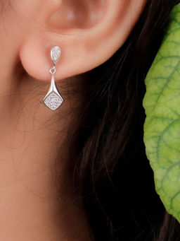 Praavy - 925 Sterling Silver Falling Glow of Light Earrings. (P19E0115)