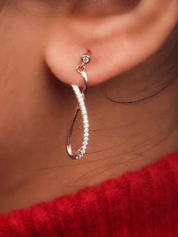 Praavy - 925 Sterling Silver Flawless Curves Earrings platted in Rose Gold. (P19E0116)