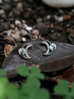 Praavy - 925 Sterling Silver Moon with A Dancing Diamond Earrings. (P19E0121)