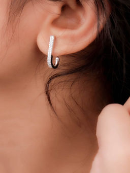 Praavy - 925 Sterling Silver 'J' Hoop Earrings. (P19E0127)