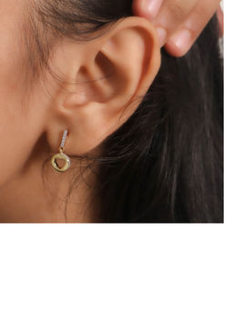 Praavy - 925 Sterling Silver I've Fallen for You Earrings platted in Yellow Gold. (P19E0135)