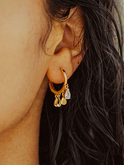 Praavy - 925 Sterling Silver Hang Along Hoop Earrings platted in Yellow Gold. (P19E0143)