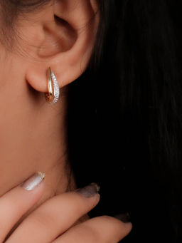 Praavy - 925 Sterling Silver Perfect Waves Earrings platted in Yellow Gold. (P19E0149)