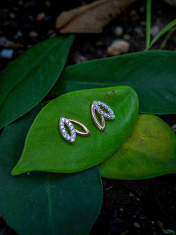 Praavy - 925 Sterling Silver Falls of Autumn Earrings platted in Yellow Gold. (P19E0151)