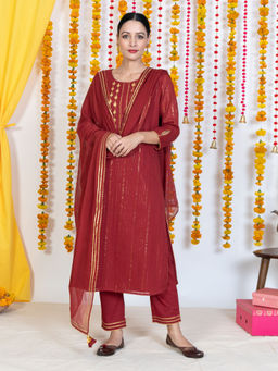 Akiso - Red Gotta Patti Embroidered Straight Kurta With Dupatta (Set of 3)