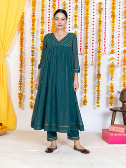 Akiso - Green V Neck Embroidered Anarkali Kurta