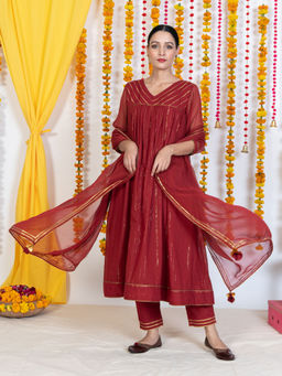 Akiso - Red V Neck Embroidered Anarkali Kurta With Dupatta (Set of 3)