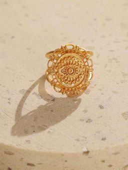 Pipa Bella by Nykaa Fashion - Gold-Plated Textured Finger Ring