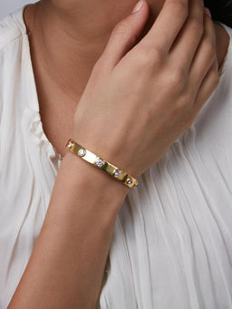 Pipa Bella by Nykaa Fashion - Gold-Plated Adjustable Finger Ring Embellished With White Stones