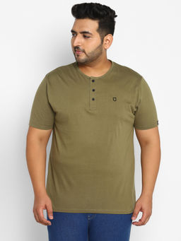 Urbano Plus - Men Olive Green Solid Henley Neck Regular Fit Half Sleeve Cotton T-shirt
