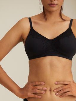 Nykd by Nykaa - Breathe Lace Double Layer Wireless Bralette Full Coverage - Black NYB023