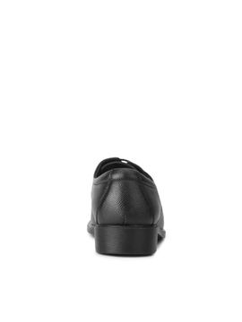 Red Chief Black Leather Derby Shoes at 