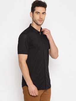 SHOWOFF - Men's Cotton Casual Black Solid Slim Fit Shirt
