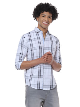 Campus Sutra - Men Checkered Casual White Shirt