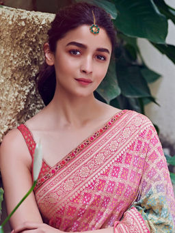 Suhani Pittie - Gold Toned Flat Chain Green Crystal Maangtika