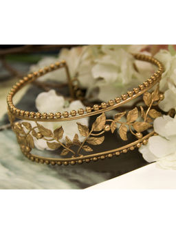 Suhani Pittie - Gold Toned Ball Chain Choker With Serrated Leaves