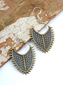 Neeta Boochra - These Earring Are Handcrafted In Oxidized Silver With Gold Plated & Shield Design