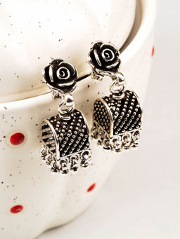 Neeta Boochra - These Ghungroo Earring Are Handcrafted In Silver With Floral Design & Silver Beads
