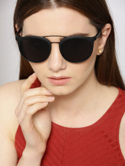 Twenty Dresses by Nykaa Fashion - Black Keeping It Classic Sunglasses