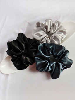 Soho Boho Studio - Ashes to pearl combo scrunchies