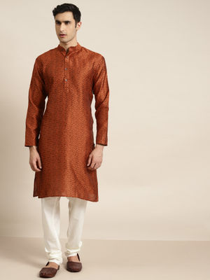 Set Pigiama Kurta Uomo Sojanya In Seta Jacquard Rosa E Oro Con Churidar Bianco - Abito Tradizionale Indiano, Dal 1958