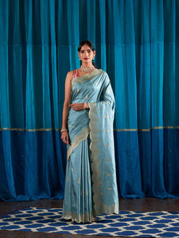 WeaverStory - Handwoven Blue Scalloped Border Saree With Red Blouse With Unstitched Blouse