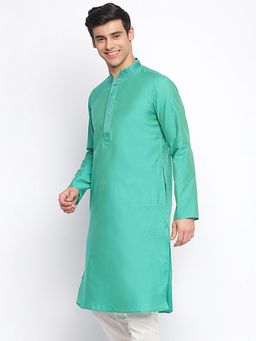 Sanwara - Men Green Solid Pattern Straight Kurta