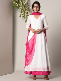 trueBrowns - White Pink Border Dress With Pink Chiffon Dupatta Set