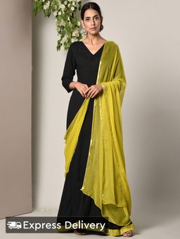 trueBrowns - Black Green Border Dress With Green Chiffon Dupatta Set