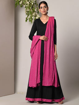 trueBrowns - Black Pink Border Dress With Pink Silver Crinkle Dupatta Set