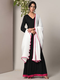 trueBrowns - Black Pink Border Dress With Crinkle Pink Lace Dupatta Set