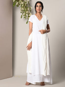 trueBrowns - White Dabka Kurta And White Silver Crinkle Dupatta Set