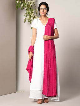trueBrowns - White Dabka Kurta And Pink Silver Crinkle Dupatta Set