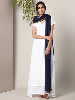 trueBrowns - White Dabka Kurta And Blue Chiffon Dupatta Set