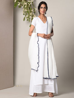 trueBrowns - White Dabka Kurta And Crinkle Blue Lace Dupatta Set