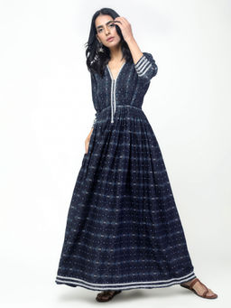 trueBrowns - Black Floral Grid Dress