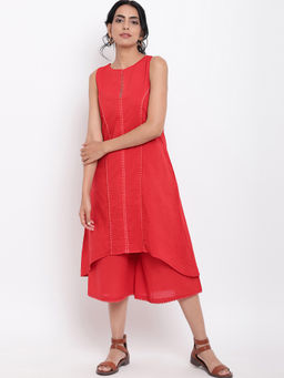 trueBrowns - Red Center Lace Kurti With Culottes (Set of 2)
