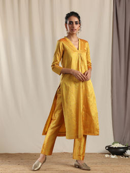 trueBrowns - Yellow Silk Kurta & Pant (Set of 2)