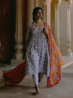 trueBrowns - Purple Hand Block Printed Flared Silk Kurta Pant Dupatta (Set of 3)