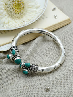 Teejh - by Joker and Witch Trisha Turquoise Stone bracelet Cuff