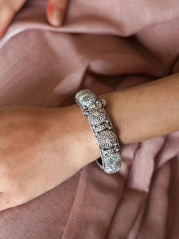Teejh - by Joker and Witch Jagrati Silver Oxidised Bangle for Women