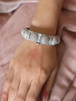 Teejh - by Joker and Witch Arika Silver Oxidised Bangle for Women