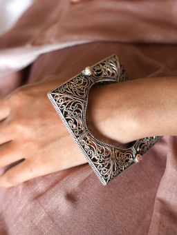 Teejh - by Joker and Witch Nishika Silver Oxidised Bracelet for Women