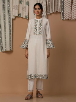 Tjori - White Floral Bell Sleeves Cotton Flex Kurta