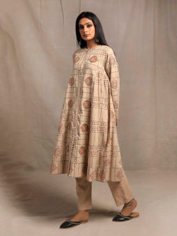 Tjori - Set Of 2: Ecru Printed Bust-Side Gathered Tunic Dress With Straight Fit Narrow Pants
